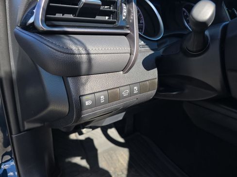 Used 2021 Toyota Camry LE w/ Convenience Package image 20