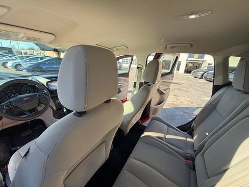 Used 2017 Ford Escape SE w/ Equipment Group 201A FWD image 13