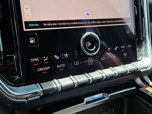 Used 2025 GMC Yukon XL Denali AWD/4WD image 14