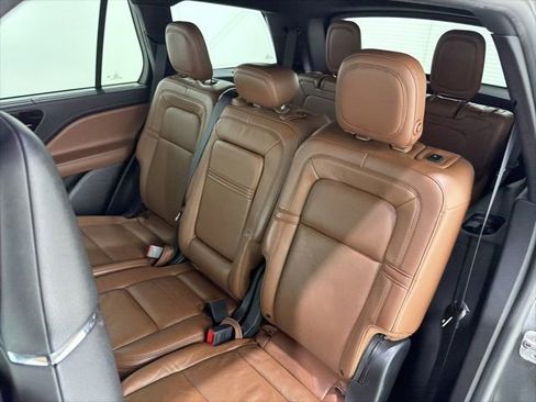 Used 2020 Lincoln Aviator Reserve w/ Equipment Group 201A AWD/4WD image 16