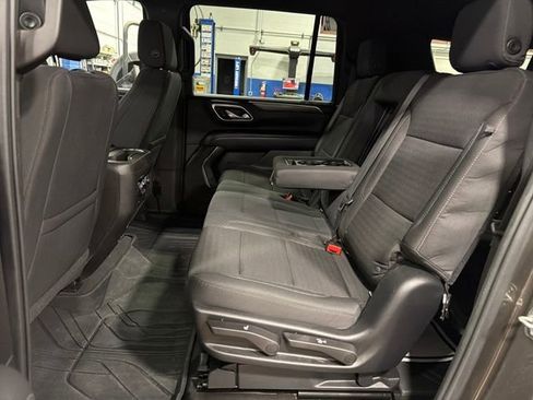 Used 2021 Chevrolet Suburban LS image 27