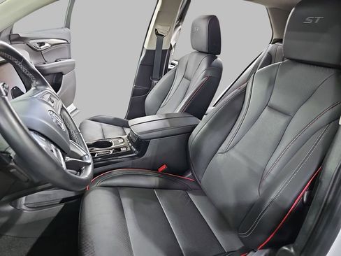 Certified 2023 Buick Envision Essence w/ Sport Touring Package image 19