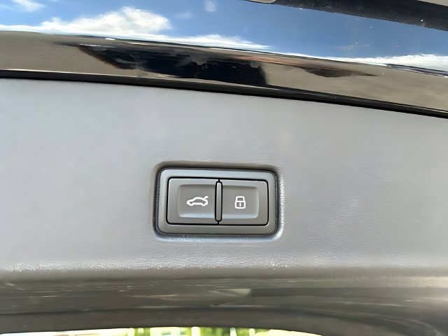 Used 2023 Audi Q4 e-tron Premium Plus w/ Premium Plus AWD/4WD image 16