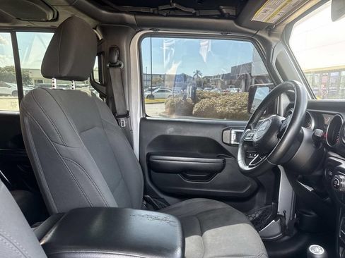 Used 2018 Jeep Wrangler Unlimited Sport S AWD/4WD image 10