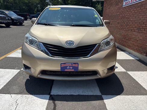 Used 2013 Toyota Sienna LE FWD image 6