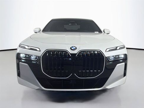 New 2026 BMW 740i w/ Premium Package RWD image 2