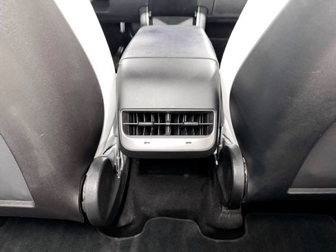 Used 2020 Tesla Model Y Long Range AWD/4WD image 19
