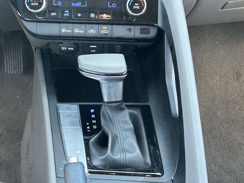 Used 2024 Hyundai Elantra SEL image 20