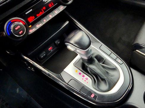 Used 2022 Kia Forte GT-Line image 16