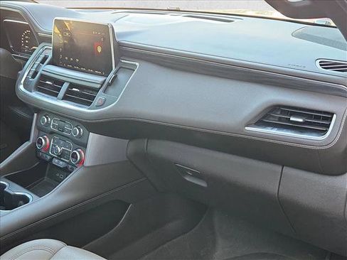 Used 2022 GMC Yukon SLT w/ SLT Premium Package image 18