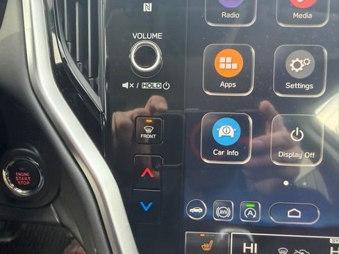 Used 2025 Subaru Outback Premium image 32