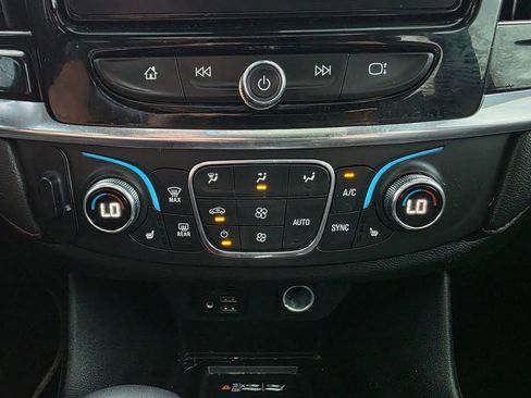 Used 2023 Chevrolet Traverse RS AWD/4WD image 20