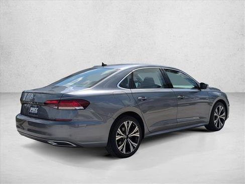 Used 2020 Volkswagen Passat 2.0T SEL FWD image 5