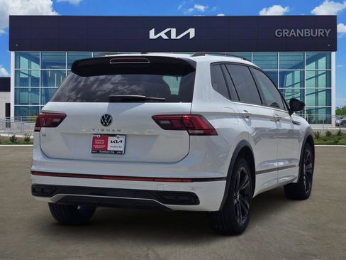 Used 2024 Volkswagen Tiguan SE R-Line FWD image 5