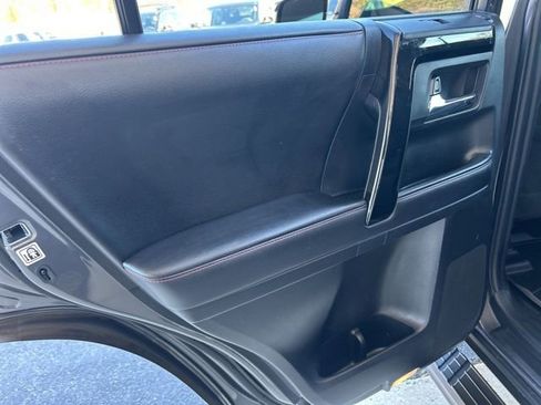 Used 2017 Toyota 4Runner TRD Off-Road image 31