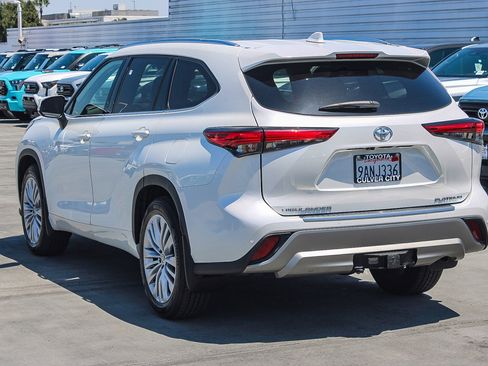 Used 2022 Toyota Highlander Platinum FWD image 7