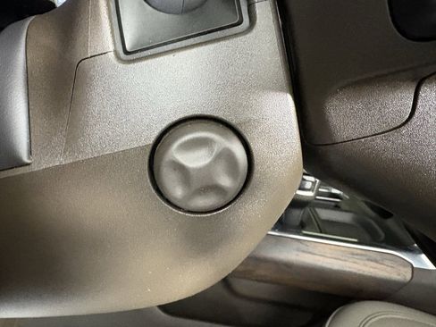 Used 2024 GMC Sierra 1500 SLT w/ SLT Premium Plus Package image 20