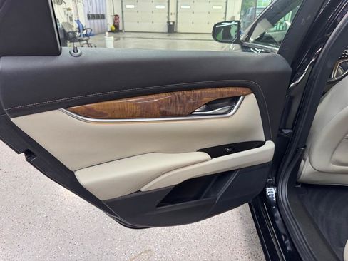 Used 2019 Cadillac XTS Luxury FWD image 13