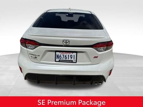 Used 2025 Toyota Corolla SE w/ SE Premium Package image 3