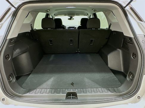 Used 2022 GMC Terrain SLE w/ Driver Convenience Package image 26