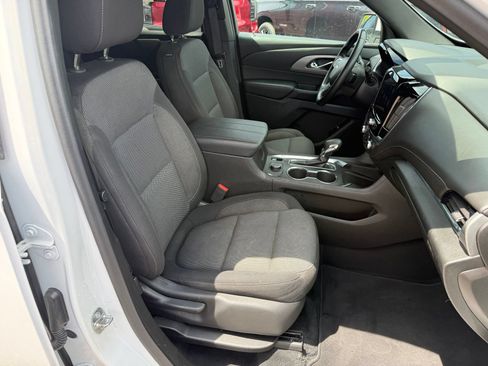 Certified 2023 Chevrolet Traverse LT FWD image 33
