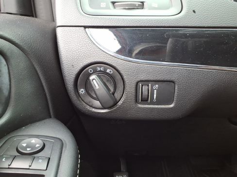 Used 2015 Dodge Grand Caravan SE image 24