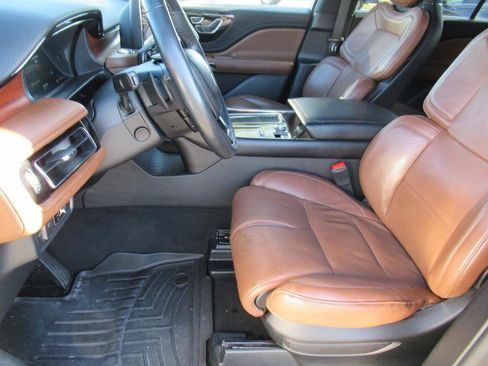 Used 2023 Lincoln Aviator Reserve w/ Equipment Group 201A image 15