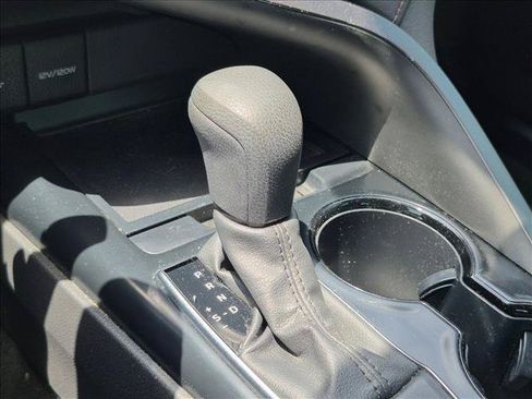 Used 2020 Toyota Camry LE FWD image 13