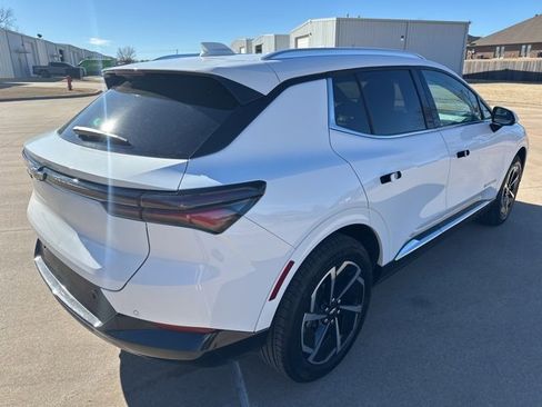 Certified 2025 Chevrolet Equinox EV LT image 5
