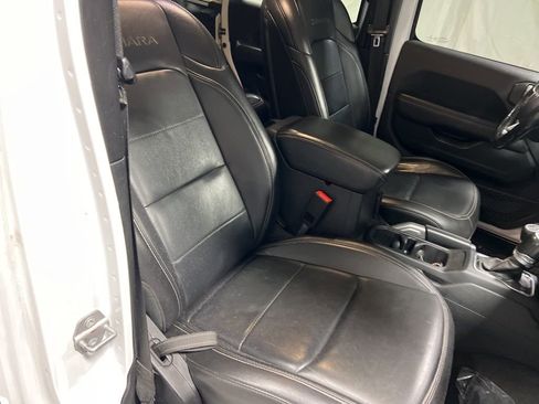 Used 2020 Jeep Wrangler Unlimited Sahara image 12