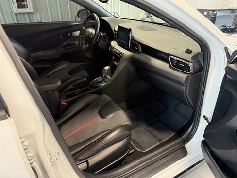Used 2021 Hyundai Veloster Turbo image 20