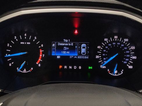 Used 2019 Ford Edge SEL image 23