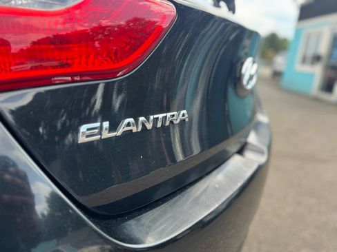Used 2017 Hyundai Elantra GT FWD image 23
