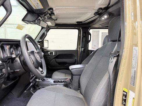 Used 2025 Jeep Wrangler Unlimited Sport AWD/4WD image 12