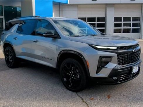 Certified 2024 Chevrolet Traverse RS w/ LPO, Floor Liner Package image 2