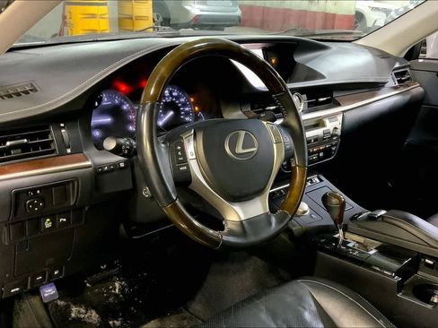 Used 2013 Lexus ES 350 4dr Sdn image 17