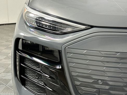 Used 2025 Audi Q6 e-tron Premium Plus w/ Premium Plus AWD/4WD image 16