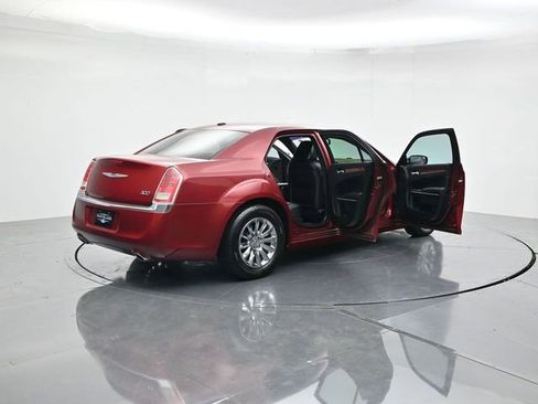 Used 2013 Chrysler 300 RWD image 44