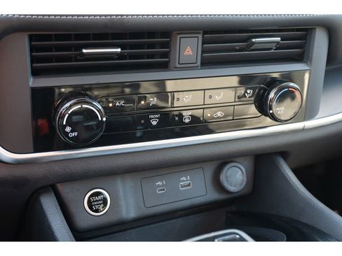 Used 2023 Nissan Rogue S image 24