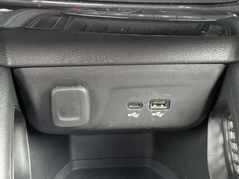 Used 2025 Chevrolet TrailBlazer LT AWD/4WD image 20