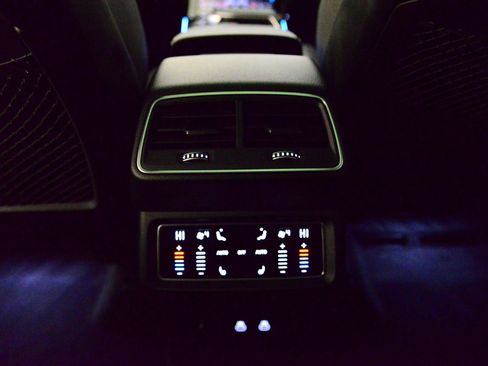 Used 2023 Audi e-tron Chronos w/ Chronos Package image 26