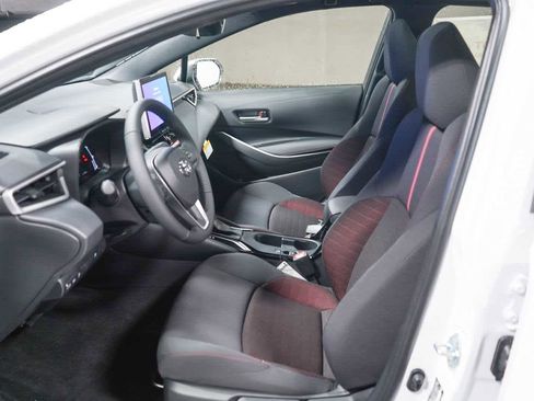 New 2025 Toyota Corolla SE image 18