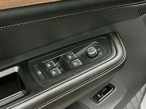 Used 2024 Volkswagen Atlas SE image 15