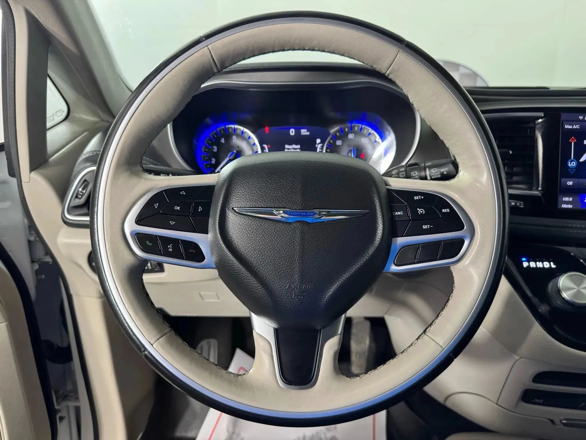 Used 2019 Chrysler Pacifica Limited FWD image 13