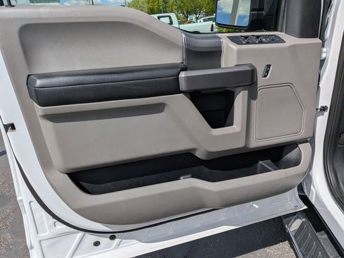 Used 2019 Ford F150 XLT w/ Equipment Group 302A Luxury image 14