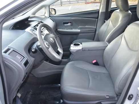 Used 2013 Toyota Prius V Three image 7