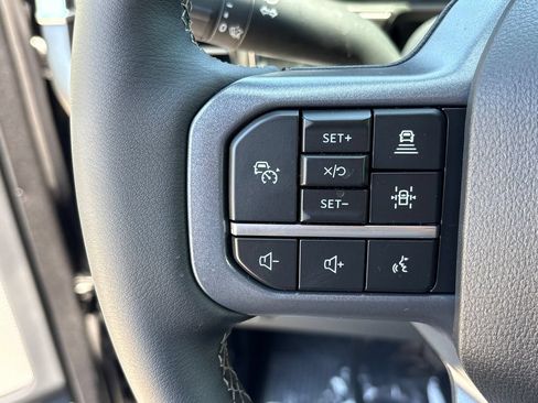 New 2026 Ford F250 Lariat w/ Black Appearance Package AWD/4WD image 17