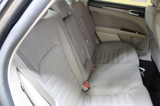 Used 2019 Ford Fusion SE AWD/4WD image 11