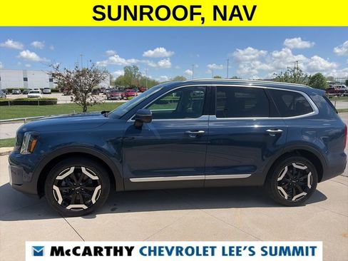 Used 2025 Kia Telluride S FWD image 5