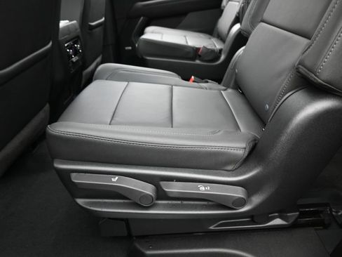 Used 2026 Chevrolet Tahoe Z71 w/ Comfort Package AWD/4WD image 38